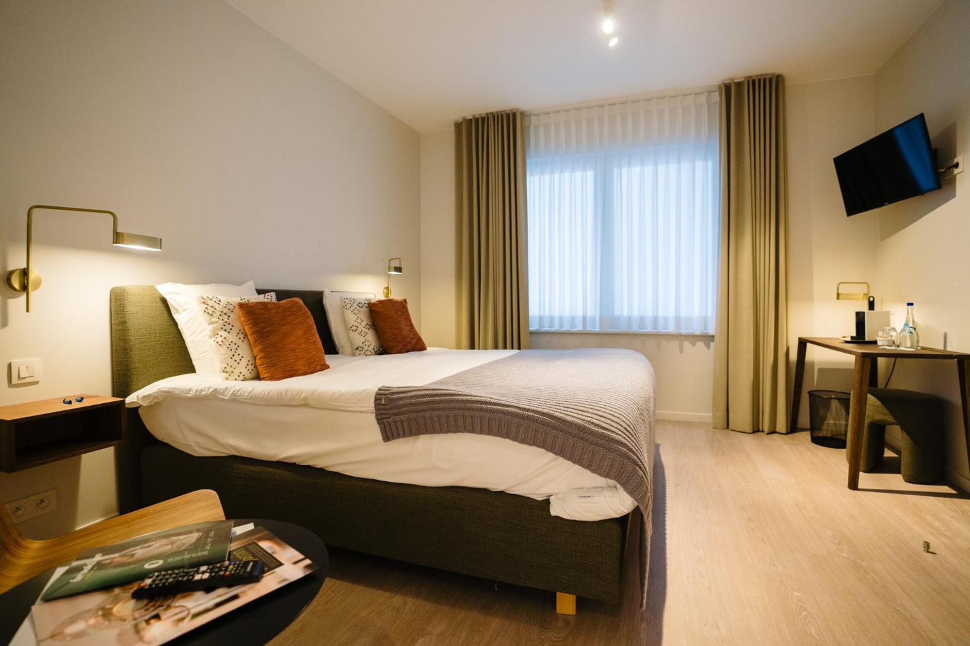 Hotel Du Bassin Остенде Экстерьер фото